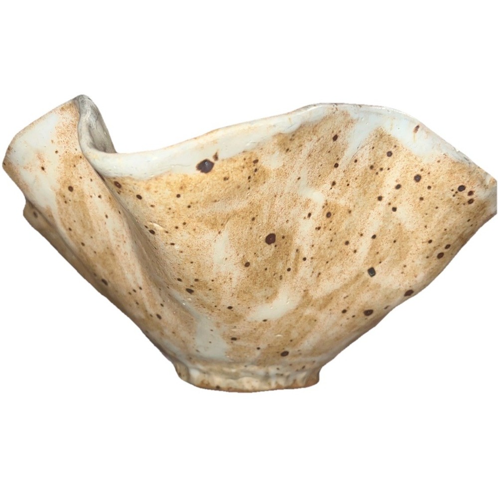 Scalloped‎ Edge Decorative Studio Pottery Bowl-Dish Neutral